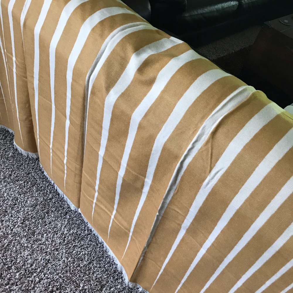 Paulette Rollo Reversible Extra fine Merino throw - Picture 5 of 6